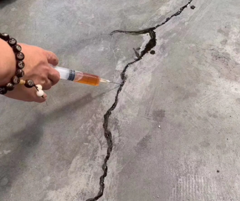 郁南混凝土裂缝修补技术详解​